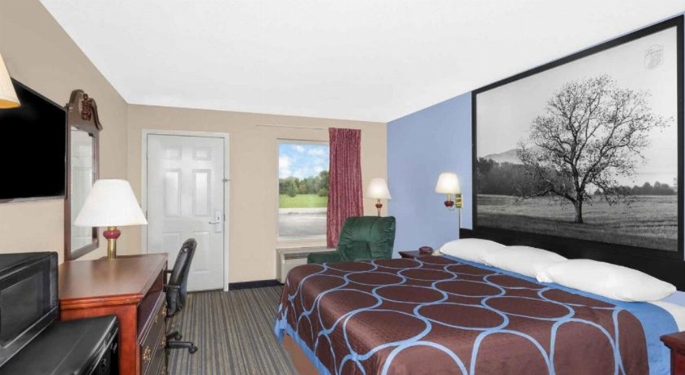 Super 8 by Wyndham Whiteville Image 22
