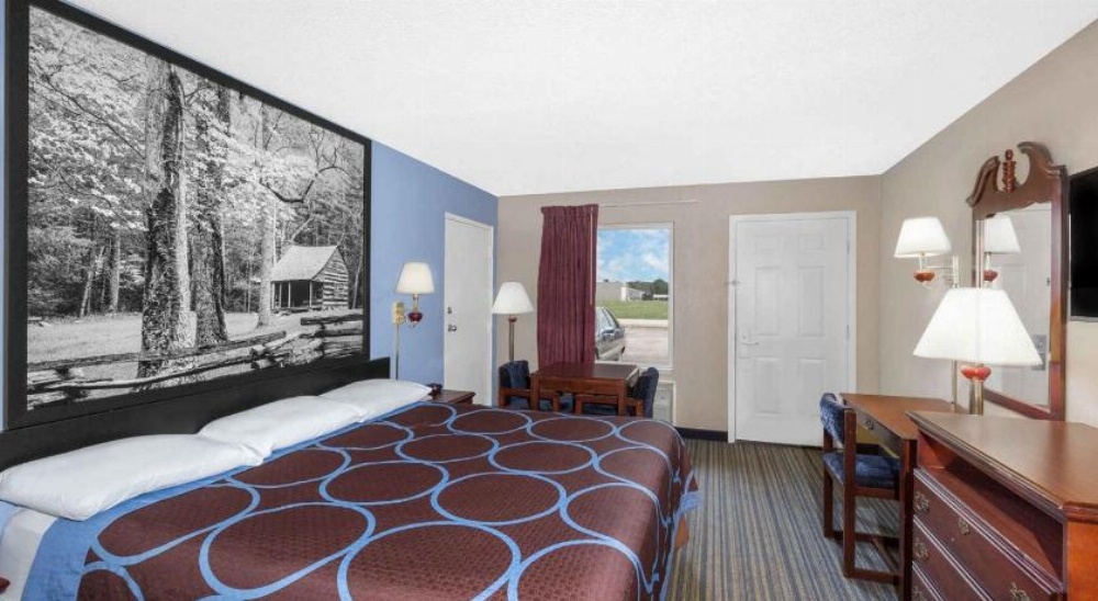 Super 8 by Wyndham Whiteville Image 23