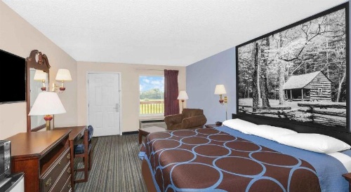 Super 8 by Wyndham Whiteville image 24
